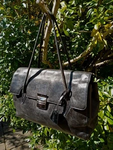 Bolso de hombro mediano Jasper Conran. Cuero negro. Muy buen estado de limpieza - Imagen 1 de 9