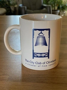 Taza The City Club Of Cleveland una ciudadela de la libertad de expresión 12 OZ - Imagen 1 de 7