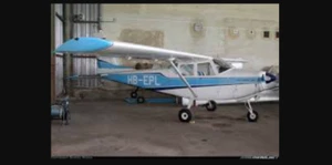 Partenavia P.66B Oscar 150 Avión Escritorio Madera Secada al Horno Modelo Pequeño Nuevo - Imagen 1 de 3
