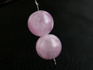 10mm. Natural Pink Kunzite Smooth Round Gemstone Beads Matching Pair - Picture 1 of 7