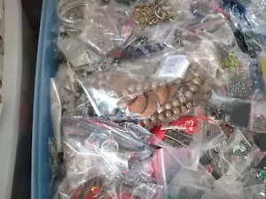 mystery box mixed jewellery 100 items vintage to now - Picture 1 of 10