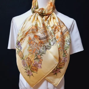 RARO VINTAGE HERMES Bufanda de Seda "AU PAYS DE COCAGNE" Carre 90 por Zoe Pauwels - Imagen 1 de 15