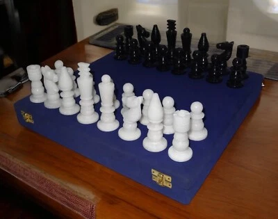 Hermosas piezas de ajedrez de piedra de mármol blanco y negro de 2" únicas talladas a mano regalo diciembre Foto 1 de 4