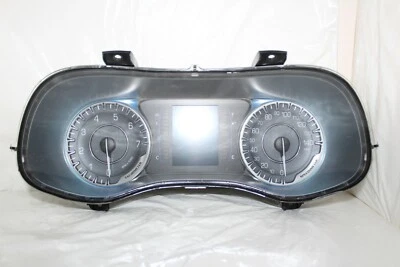 Cuadro de instrumentos velocímetro medidores del panel de instrumentos Chrysler 200 2015 39.458 millas Foto 1 de 4