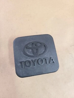 Cubierta de enchufe de enganche de remolque Sequoia 4Runner original Toyota Tacoma 2000-2023 Foto 1 de 4