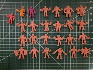 Lotto 25 figurine uomo muscoloso vintage carne + colori lottatori Kinnikuman anni 80 - Foto 1 di 10