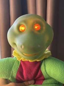 Peluche de dinosaurio iluminado Soma Glo Dino 1993 - ojos y sonidos brillantes - 'Barney' - - Imagen 1 de 22