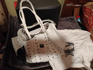 MCM Liz Shopper Handtasche Beuteltasche Tasche Medium weiß brandneu im Karton  - Bild 1 von 8