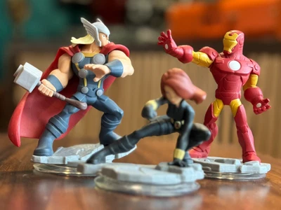 Disney Infinity 2.0 Marvel Lote de 3 Iron Man Thor Viuda Negra Foto 1 de 4