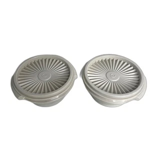 Tupperware Servalier Bowls Set of 2 Tan 1323-27 Containers w/ Starburst Lid VTG - Picture 1 of 8