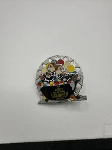 Disney 2018 Mickey’s Not So Scary Halloween Party Chip & Dale Spinner LE 5450 - Imagen 1 de 7