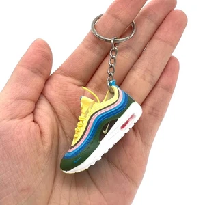 Schlüsselanhänger Schuhe Mini Sneaker Trainer Keyrings - Mini 3D Schuh Keyring - Bild 1 von 1