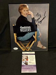 Carol Burnett HANDSIGNIERT 8x10 Foto TOLLE POSE JSA zertifiziert COA sauber gerahmt - Bild 1 von 4