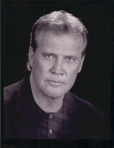 Lee Majors - Foto de foto de 8x10 con currículum - Six Million Dollar Man - Imagen 1 de 2