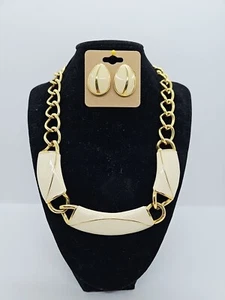 Vintage Monet Chunky Ivory Enamel Goldtone Necklace Set - Picture 1 of 8