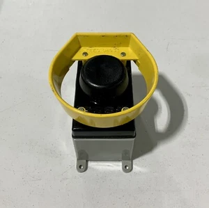 REES 00662-001 Pushbutton Switch / 04933 Ring Guard & Junction Box Assembly - Picture 1 of 3