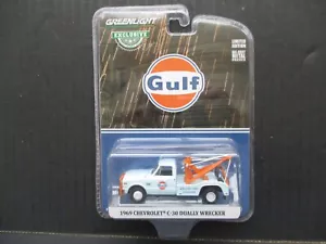 Greenlight 1969 Chevrolet C-30 Gulf Dually Wrecker #30275 - Picture 1 of 4