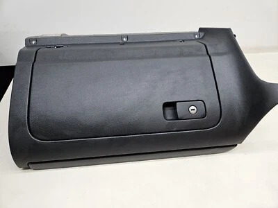 Guantera Volkswagen Jetta Wagon 2010-2014 OEM 1K1857097 CG Foto 1 de 4