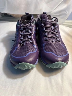Zapatilla deportiva Merrell para mujer talla 7 1/2 M púrpura con periwinkle y como nueva  Foto 1 de 4