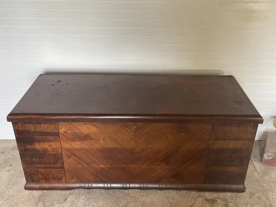 Baúl de cedro cascada vintage 1937 camioneta local Art Deco anterior a la Segunda Guerra Mundial Foto 1 de 4