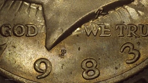1983P John F. Kennedy Half Dollar Rare Atypical Die Clash Mint Error Coin Strong - Picture 1 of 13
