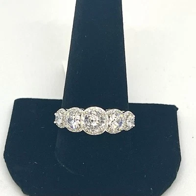 Anillo Blanco Bella Luce Circonita cúbica Rodio Sobre Plata de Ley 2.35ctw Talla 11 Foto 1 de 4