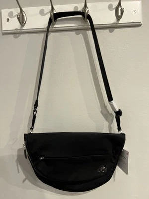 Bolso Lululemon All Night Festival 5L nuevo con etiquetas - Edición Negro Plata - Perfecto Foto 1 de 4