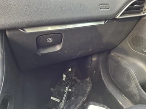 Used A/C Selector Switch fits: 2018 Jaguar F-pace front dash mounted w/o rear AC - Picture 1 of 24