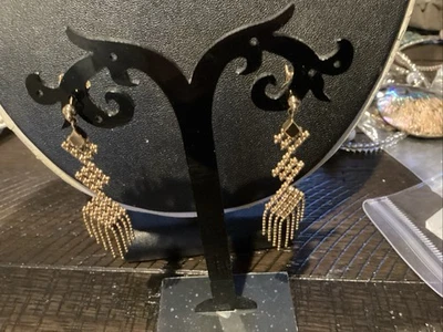 Pendientes colgantes de cuentas de oro de 14kt. Peso total 4 gramos Foto 1 de 3