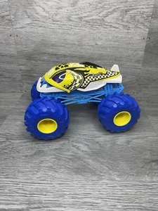 Hot Wheels Piran-Ahhhh Monster Truck Piranha Scale 1:24 Large Diecast Rare VGC  - Picture 1 of 17