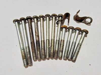 Pernos de conexión del cárter 1975-1976 Kawasaki KT250 Trials 250 Foto 1 de 4