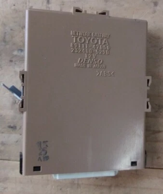 Módulo de control de puerta de enlace de red Toyota Prius 2004-2009 OEM 89111-47050 Foto 1 de 4