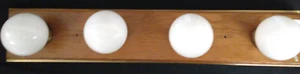 Nice Designed 4 Lights Bathroom Light Bar / Oak Finished ( No Bulbs) - Picture 1 of 1