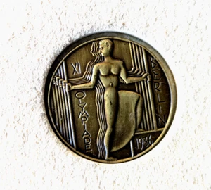 Orig Medal Olympic Games BERLIN 1936 w/J. Woodruff Card + news cut-out - Picture 1 of 8