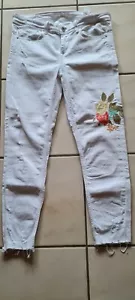 ZARA Jeans Hose, weiß, Gr. 38, Zustand: sehr gut mit Blumenstickerei am Bein - Bild 1 von 3