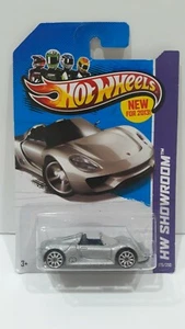 Hot Wheels Errore Porsche 2012 918 Spyder Showroom Auto Die Cast 1:64 Sii unico🔥 - Foto 1 di 7