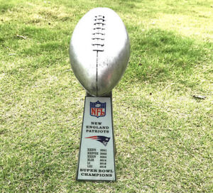 New England Patriots Super Bowl 6x Times Champions Silver Prize Award 13″ & 9″