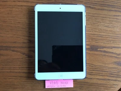 Apple iPad mini 1st Generation. 16GB, Wi-Fi, 7.9 in - White & Silver - Image 1 of 3