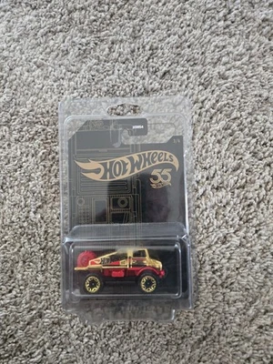 Mercedes-Benz Unimog Chase 55 aniversario dorado Hotwheels 2023 Foto 1 de 2