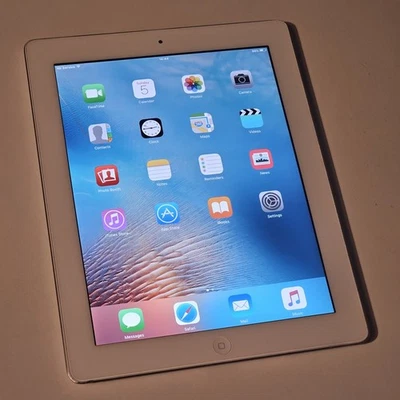 Apple iPad 2 64GB, Wi-Fi & 3G 9.7in - White - Image 1 of 4