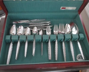 Vintage Oneida "Community" Stainless Steel Venetia Flatware Set 48 Pieces - Picture 1 of 12