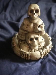 Skull Fountain / Dish - Picture 1 of 8