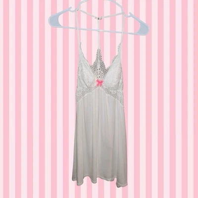 Victoria’s Secret Y2K 白色蕾丝赛车娃娃懒人连衣裙带粉色蝴蝶结 - XS — 第 1/4 张图片