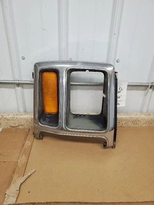 Faro derecho pasajero rejilla cromada compatible con 82-86 BRONCO 298304 Foto 1 de 4