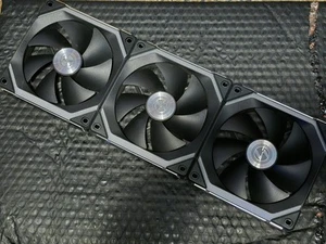 Lian Li SL 120 V1 3 Pack WITH Controller - Photo 1/8
