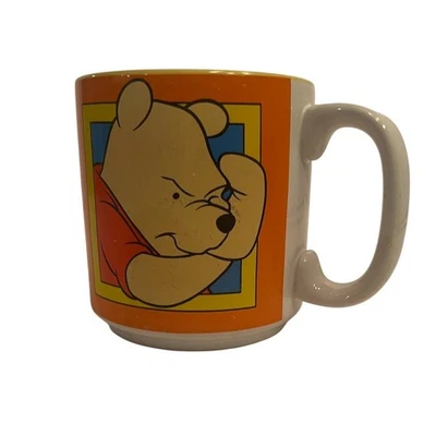Taza de café naranja Disney Winnie the Pooh interior amarillo hecha en Tailandia Foto 1 de 4