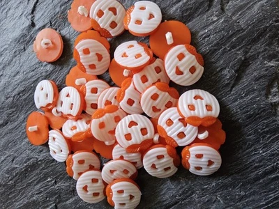 🦊Job lot  of 20  pcs s shank buttons craft scrapbook sewing  - Image 1 of 4