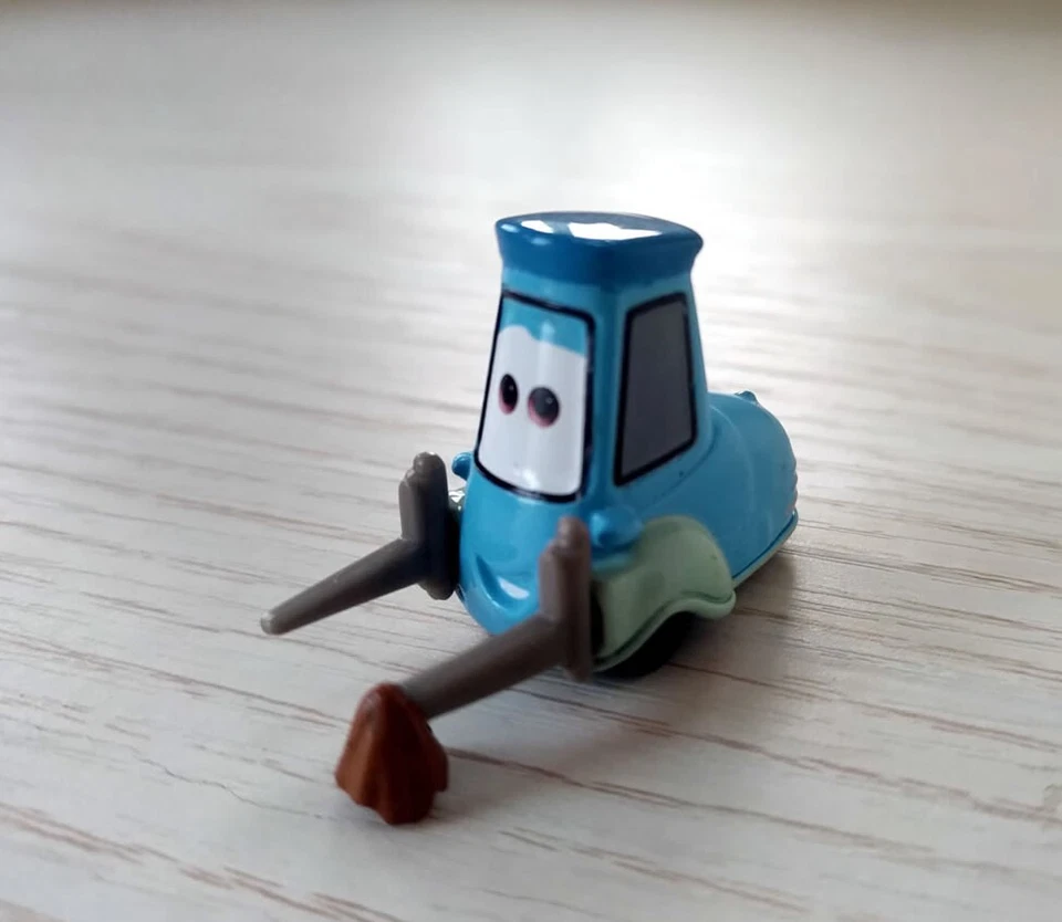 Disney Pixar Cars Guido with Cloth 1/55 Diecast No Box Loose - Image 1 of 1