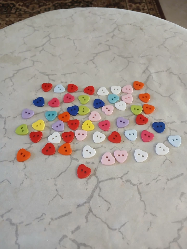 Small heart buttons, new, 50 pieces - Image 1 of 1