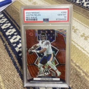 Justin Fields 2022 Mosaic #268 Red wave /9 Chicago Bears PSA 10 Pop 1 c282 - Picture 1 of 4